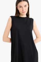 Regular Fit Crew Neck Basic Sleeveless T-Shirt