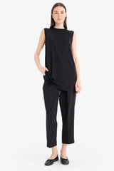 Regular Fit Crew Neck Basic Sleeveless T-Shirt