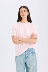 Basic regular fit T-shirt with a round neck and short sleeves