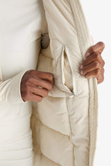 Water-repellent, regular-fit, hooded winter coat with zipper and pockets.