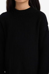Girl's Standard Fit Crew Neck Knitwear Sweater