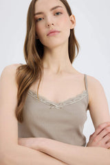 Fitted tank top with square neck and ribbed texture