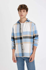 Men regular fit long-sleeve casual shirts manufactured by the brand DeFacto