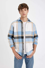 Men regular fit long-sleeve casual shirts manufactured by the brand DeFacto