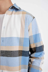 Men regular fit long-sleeve casual shirts manufactured by the brand DeFacto