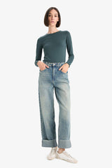 Slim Fit Slim Cut Crew Neck Basic Plain Long Sleeve T-Shirt