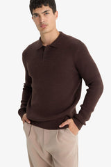Standard fit polo collar sweater