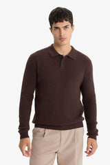 Standard fit polo collar sweater