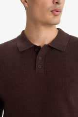 Standard fit polo collar sweater