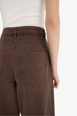 Cool, loose-fitting, high-waisted gabardine trousers