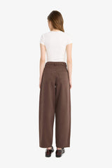 Cool, loose-fitting, high-waisted gabardine trousers