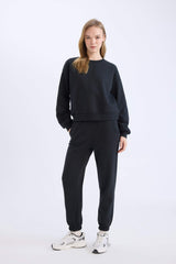 Regular Fit 2-Piece Set Thick Crew Neck Sweatshirt Flexible Waist Jogger Sweatpants