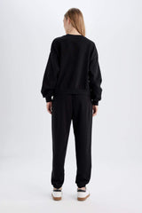 Regular Fit 2-Piece Set Thick Crew Neck Sweatshirt Flexible Waist Jogger Sweatpants