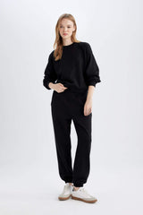 Regular Fit 2-Piece Set Thick Crew Neck Sweatshirt Flexible Waist Jogger Sweatpants