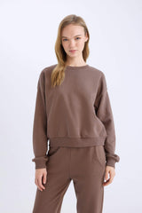 Regular Fit 2-Piece Set Thick Crew Neck Sweatshirt Flexible Waist Jogger Sweatpants