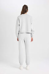 Regular Fit 2-Piece Set Thick Crew Neck Sweatshirt Flexible Waist Jogger Sweatpants