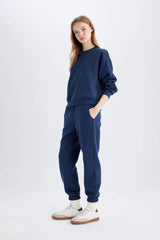 Regular Fit 2-Piece Set Thick Crew Neck Sweatshirt Flexible Waist Jogger Sweatpants