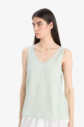 Sleeveless V-neck blouse, regular fit