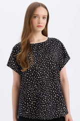 Regular Fit Crew Neck Short Sleeve Blouse