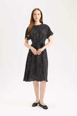 Regular Fit Crew Neck Leopard Midi Dress