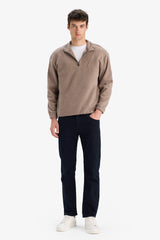 Loose fleece sweatshirt with stand-up collar and print