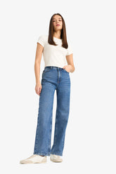 Comfortable jeans with a high waist and straight long legs.