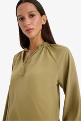 Regular Fit Lace Collar Cricket Fabric Long Sleeve Blouse