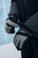 Water-repellent, regular-fit, hooded, zip-up, windproof jacket.