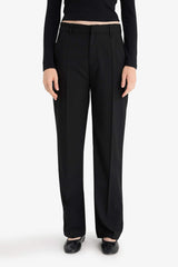 Straight Fit trousers with three pockets, regular waist and regular length
