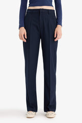 Straight Fit trousers with three pockets, regular waist and regular length
