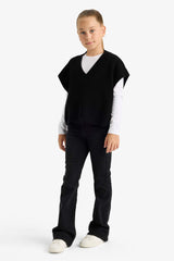 Girl's Oversize Wide Pattern V-Neck Knitted Sweater