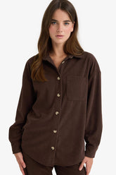 Loose corduroy shirt with a shirt collar and long sleeves