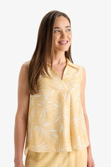 Short Sleeve Blouse with Wacky Collar Pattern