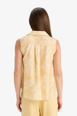 Short Sleeve Blouse with Wacky Collar Pattern