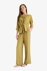Straight Wide Pocket Detailed Wide Leg Trousers