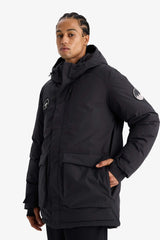 Water-repellent, regular fit, hooded, zip-up, windproof parka jacket.