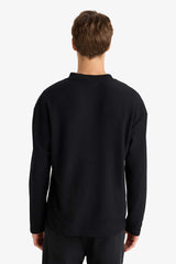 Boxy Fit Relaxed Cut Crew Neck Soft Fabric Basic Plain Sweatshirt