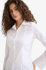 Fitted poplin shirt with shirt collar and long sleeves