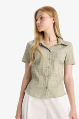 Cool Fitted Textured Short Sleeve Shirt
