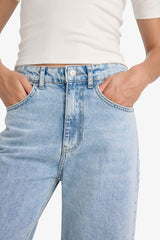 Barrel Fit Normal Waist Ankle Length Jean Washed Trousers