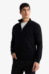 Standard Fit Zip-Up Turtle Neck Knitwear Pullover
