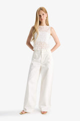 Fitted Crew Neck Sleeveless Lace Blouse