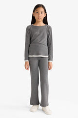 Girls Two-Piece Set: Printed Long-Sleeve T-shirt and Sweatpants