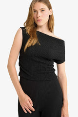 Slim Fit Narrow Cut One-Shoulder Crinkle Blouse