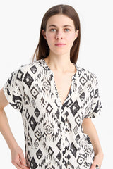 Regular Fit Crew Neck Printed Short Sleeve Shirt