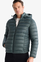 Waterproof Slim Fit Slim Cut Hooded Zippered Puffer Jacket