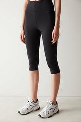 Capri Form Leggings