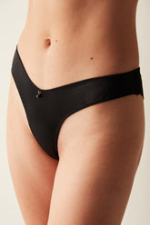 برويدري على شكل حرف V برازيليان اسود لوتس