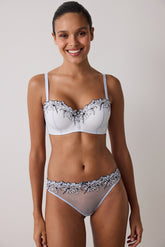 Striped Lotus Embroidered Underwire Minimizer Strapless Bra