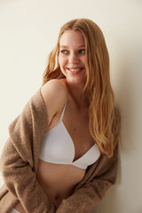 ملابس داخلية حمالة صدر سوداء مرنة بدون سلك